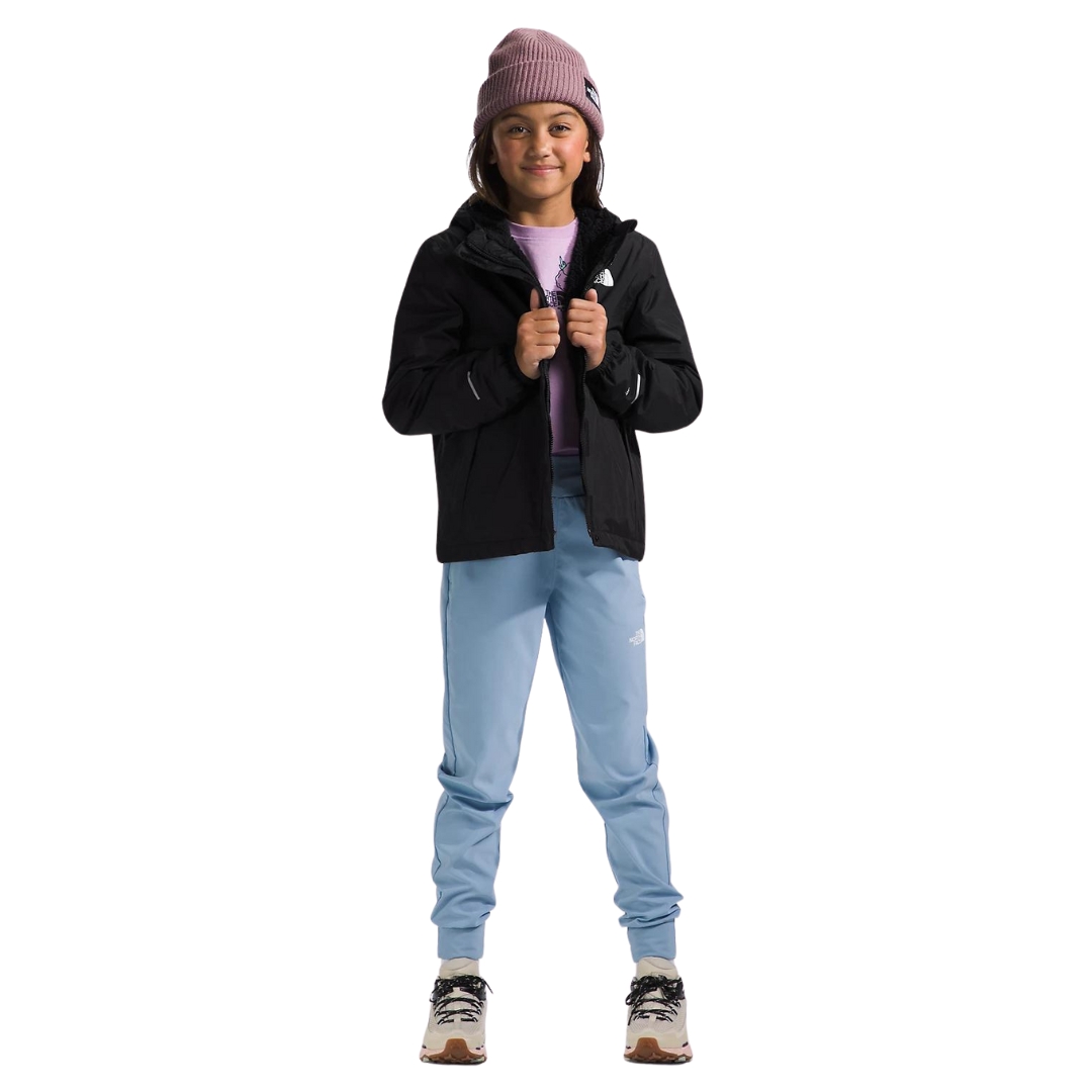MANTEAU CHAUD THE NORTH FACE ANTORA POUR FILLE couleur tnf black vu du manteau noir porté par une fille vue de la tête aux pieds de face