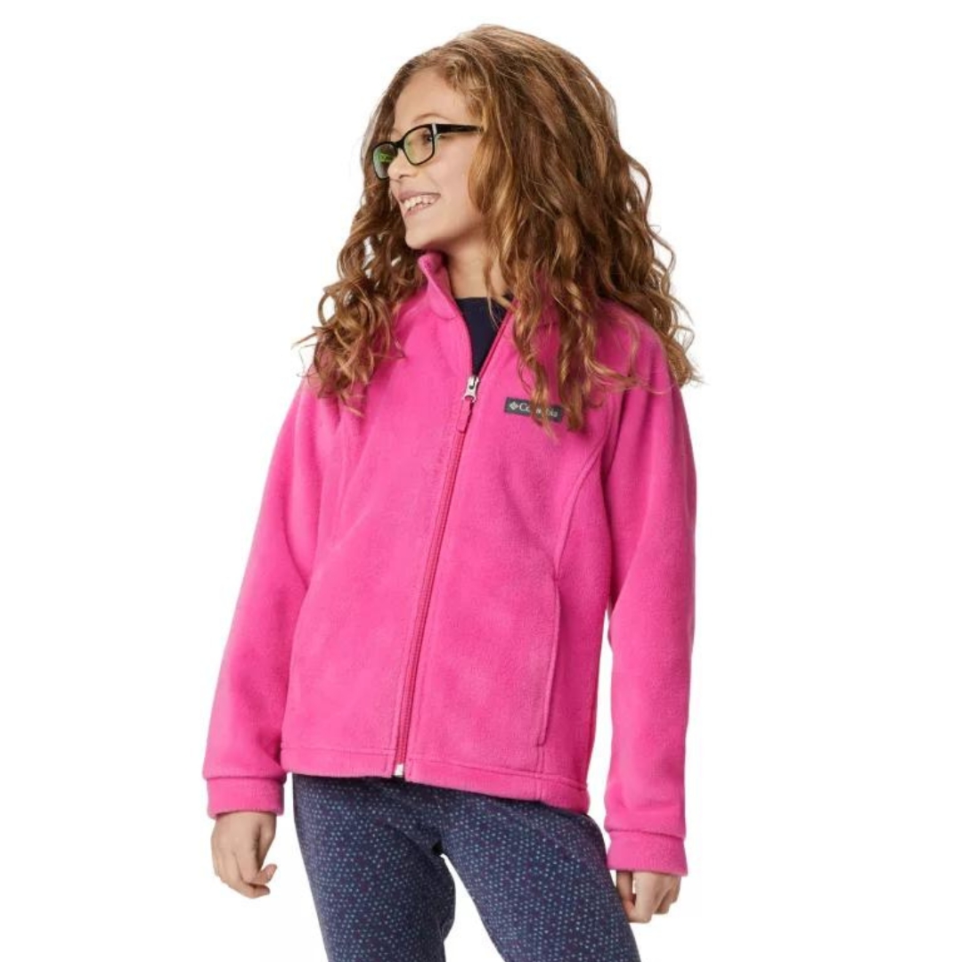 VESTE EN LAINE POLAIRE COLUMBIA BENTON SPRINGS POUR FILLE couleur pink ice vu de la veste rose flash portée par une fille vue de la tête aux cuisses de face