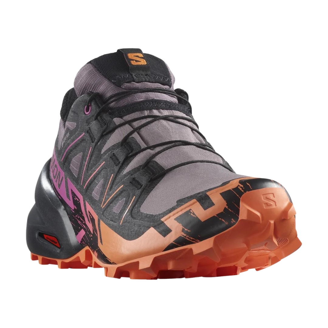 CHAUSSURE DE COURSE SUR SENTIER SALOMON SPEEDCROSS 6 GTX POUR FEMME COULEUR MOONSCAPE/BLACK/BIRD OF PARADISE VU DE LA CHAUSSURE NOIRE, ROSE, MAUVE ET PÊCHE DE PROFIL AVANT GAUCHE