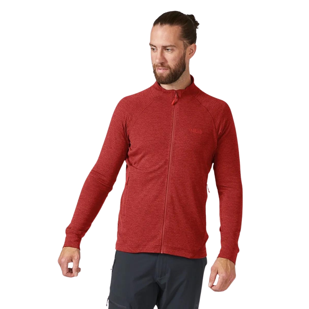 VESTE EN LAINE POLAIRE RAB NEXUS POUR HOMME couleur tuscan red vu du chandail rouge brique porté par un homme vu de la tête aux cuisses de face