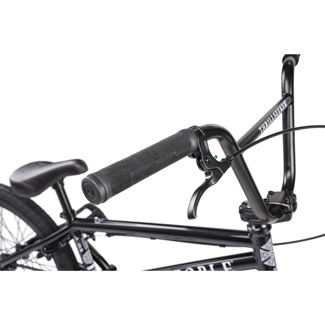 VÉLO BMX WE THE PEOPLE THRILLSEEKER 20" GROS PLAN