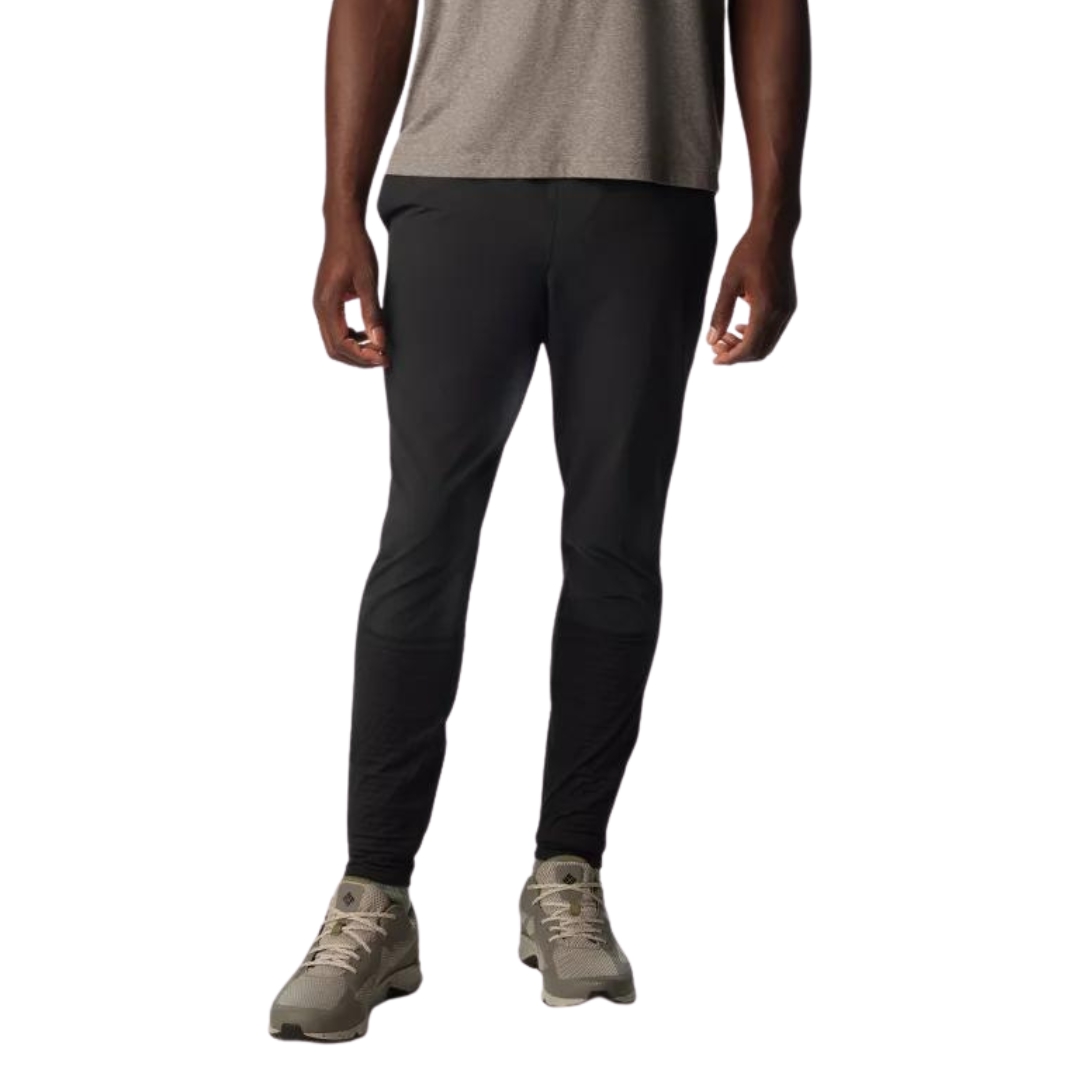 PANTALON DE PLEIN AIR HYBRIDE COLUMBIA M BLISS ASCENT POUR HOMME couleur 010-BLACK vu du pantalon noir porté par un homme vu de la taille aux pieds de face